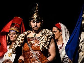 Romanos y cartagineses, moros y cristianos, príncipes y plebeyos… salen de nuevo a la calle a celebrar sus fiestas