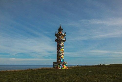 Descubre Cantabria a tu ritmo: montañas, pueblos y playas en el camino