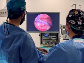 El equipo de Cirugía Pediátrica de Quirónsalud Málaga realiza la primera cirugía toracoscópica de atresia esofágica en un recién nacido en la sanidad malagueña